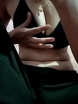 Snapshot of suneeta77 chatting on September 13, 2025, 6:46 am suneeta77 online show from September 13, 2025, 6:46 am