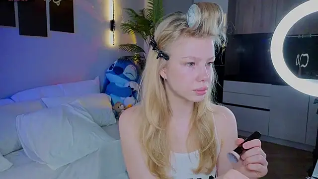 emilyshepar d online show from May 7, 2026, 2:05 am