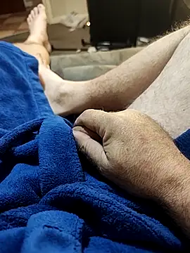 hubbyfun19 online show from March 17, 2026, 4:37 am