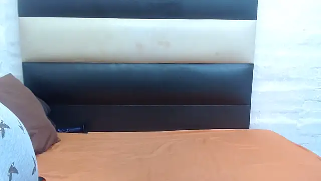 Snapshot of AFRICANBOOTYLICIOUSxxx chatting on September 25, 2025, 4:46 pm AFRICANBOOTYLICIOUSxxx online show from September 25, 2025, 4:46 pm