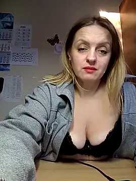 Ami Foxy online show from February 10, 2026, 1:10 pm