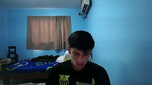 Snapshot of Jaket_lovers chatting on November 18, 2025, 6:33 pm Jaket lovers online show from November 18, 2025, 6:33 pm