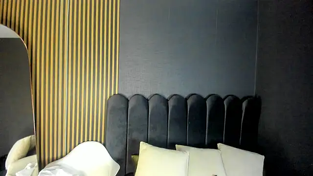 Snapshot of Gina_77 chatting on October 23, 2025, 12:04 pm Gina 77 online show from October 23, 2025, 12:04 pm