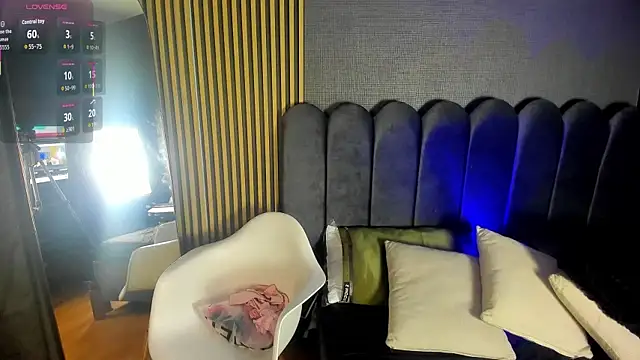 Snapshot of Gina_77 chatting on November 4, 2025, 12:09 pm Gina 77 online show from November 4, 2025, 12:09 pm