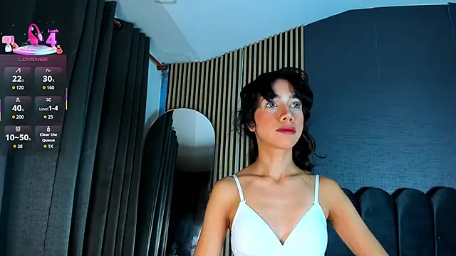 Snapshot of Gina_77 chatting on December 3, 2025, 7:46 pm Gina 77 online show from December 3, 2025, 7:46 pm