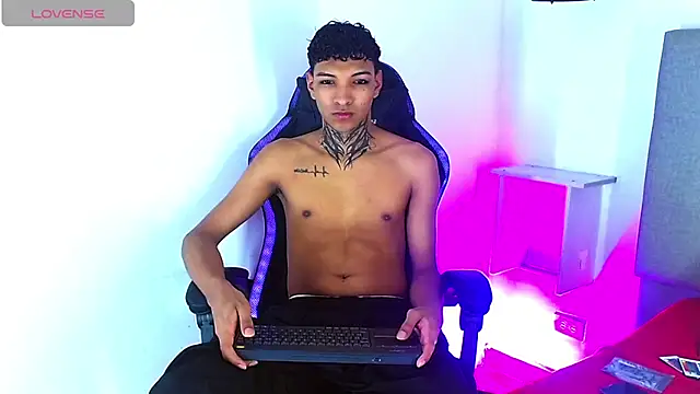 Snapshot of Rick_Wade chatting on February 13, 2026, 3:50 am Rick Wade online show from February 13, 2026, 3:50 am