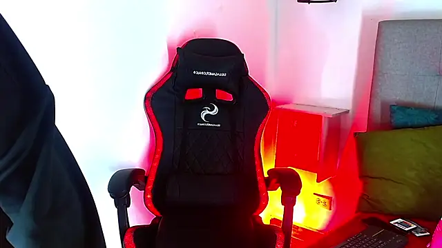 Snapshot of Rick_Wade chatting on February 15, 2026, 4:24 am Rick Wade online show from February 15, 2026, 4:24 am