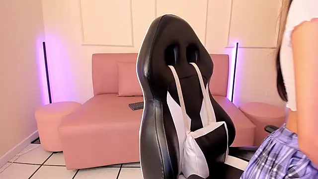 Snapshot of Lilily_lv chatting on November 21, 2025, 12:26 pm Lilily lv online show from November 21, 2025, 12:26 pm