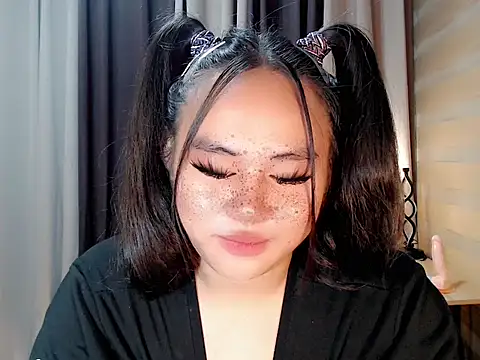 ursexy ceciliaxx online show from October 2, 2025, 8:01 pm