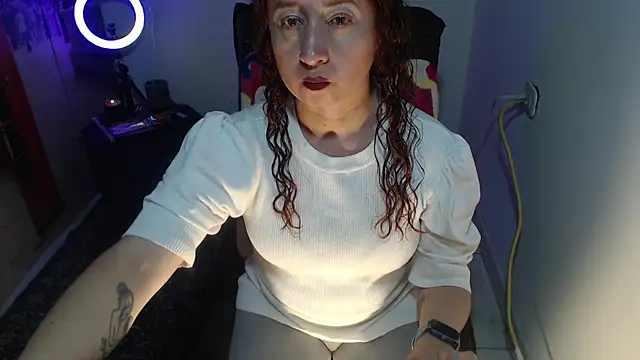 Milf Valeria online show from September 23, 2025, 2:57 pm