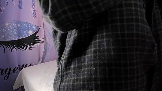 MaxiWildd online show from October 4, 2025, 12:50 pm