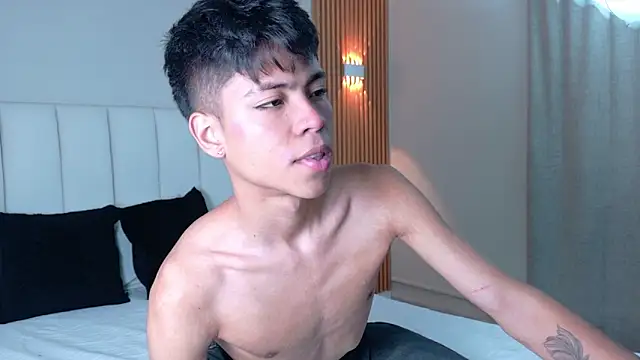 MaxiWildd online show from March 12, 2026, 1:15 pm