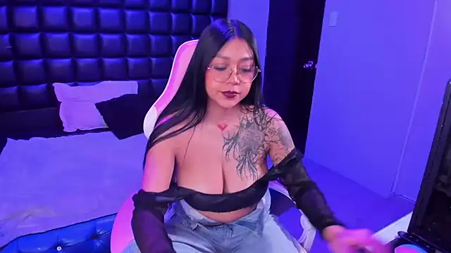 Snapshot of Keyla_Cutte chatting on October 31, 2025, 3:14 am Keyla Cutte online show from October 31, 2025, 3:14 am