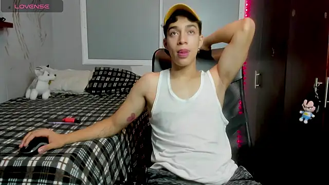 Snapshot of Noxx_starkK chatting on December 2, 2025, 12:11 am Noxx starkK online show from December 2, 2025, 12:11 am