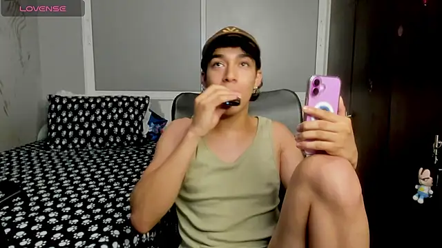 Snapshot of Noxx_starkK chatting on November 25, 2025, 4:02 am Noxx starkK online show from November 25, 2025, 4:02 am