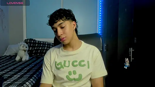 Snapshot of Noxx_starkK chatting on December 4, 2025, 3:27 am Noxx starkK online show from December 4, 2025, 3:27 am