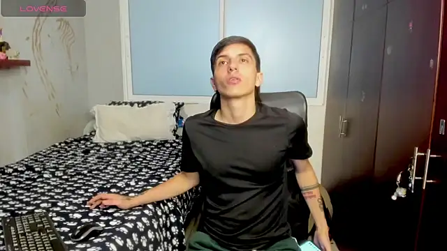 Snapshot of Noxx_starkK chatting on November 22, 2025, 11:14 pm Noxx starkK online show from November 22, 2025, 11:14 pm