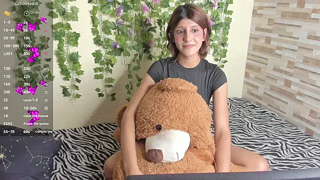 Amy Moonlight online show from December 18, 2025, 10:24 pm