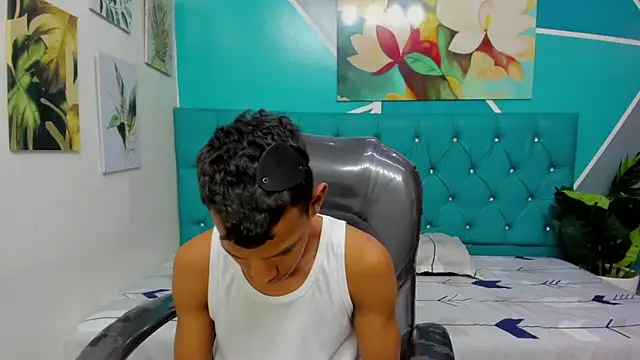 Snapshot of Rory_castro chatting on October 31, 2025, 10:49 pm Rory castro online show from October 31, 2025, 10:49 pm