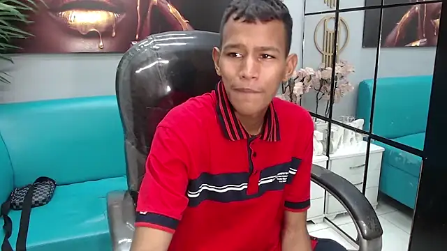 Snapshot of Rory_castro chatting on October 24, 2025, 6:51 pm Rory castro online show from October 24, 2025, 6:51 pm