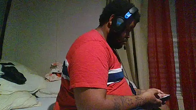 Bear2698 online show from September 17, 2025, 3:08 am