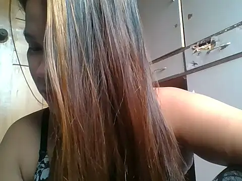 Snapshot of Bhubbles888 chatting on February 18, 2026, 4:54 am Bhubbles888 online show from February 18, 2026, 4:54 am