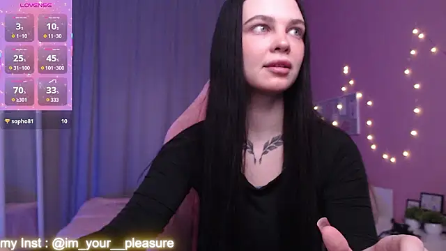 Michela Fruet online show from March 8, 2026, 1:11 am