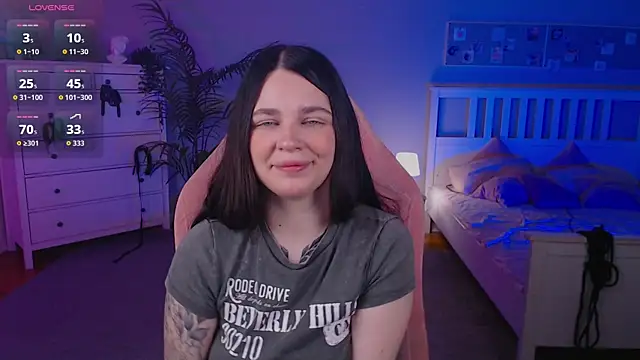 Snapshot of Michela_Fruet chatting on October 1, 2025, 1:11 am Michela Fruet online show from October 1, 2025, 1:11 am