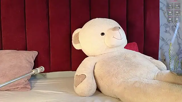 PrincePoppy online show from November 16, 2025, 8:24 pm