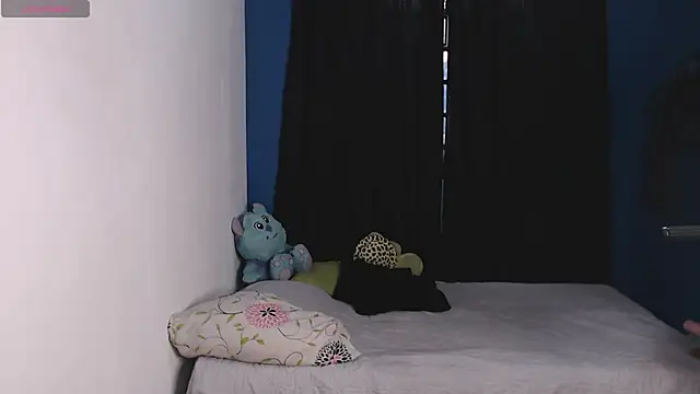 Snapshot of 9Sophie_Rosse chatting on September 12, 2025, 5:56 pm 9Sophie Rosse online show from September 12, 2025, 5:56 pm