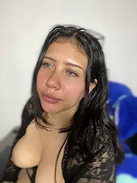 Snapshot of snow_doll chatting on April 24, 2026, 2:35 am snow doll online show from April 24, 2026, 2:35 am