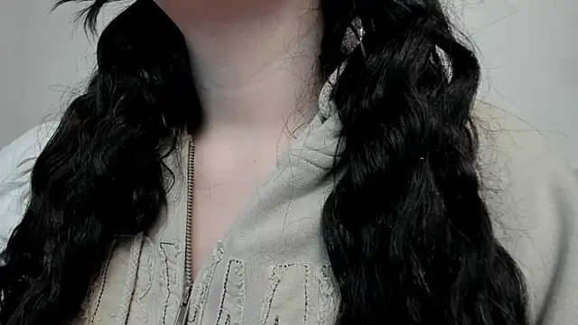 snow doll online show from October 22, 2025, 3:22 pm