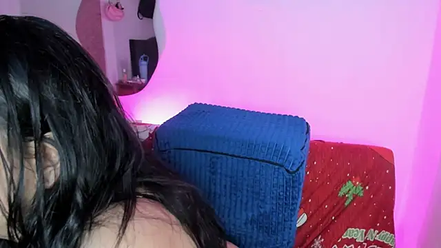 snow doll online show from December 19, 2025, 10:45 pm