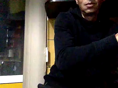 Snapshot of adiluci1 chatting on October 26, 2025, 2:56 am adiluci1 online show from October 26, 2025, 2:56 am