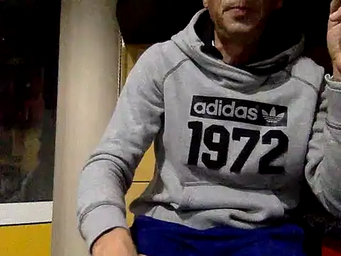 Snapshot of adiluci1 chatting on October 12, 2025, 1:51 am adiluci1 online show from October 12, 2025, 1:51 am