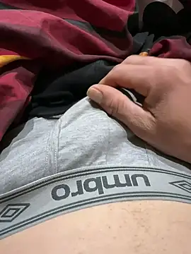 adiluci1 online show from March 15, 2026, 3:13 am