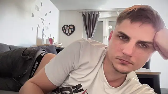 Sweetbooy90 online show from March 21, 2026, 11:25 am