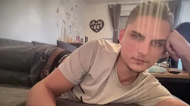 Sweetbooy90 online show from September 30, 2025, 7:47 am