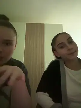 Snapshot of FemmeAffair chatting on February 4, 2026, 11:33 pm FemmeAffair online show from February 4, 2026, 11:33 pm