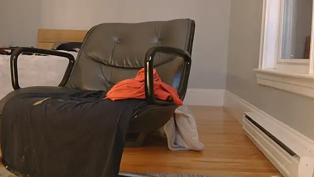 hungbottom603 online show from December 15, 2025, 11:42 pm