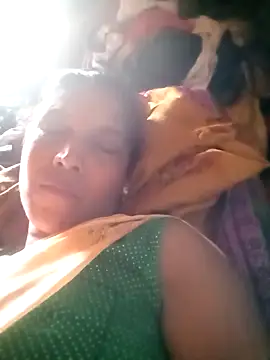 Snapshot of Savita992 chatting on October 12, 2025, 5:31 am Savita992 online show from October 12, 2025, 5:31 am