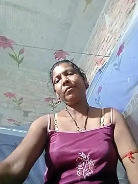 Snapshot of Savita992 chatting on May 27, 2026, 7:32 pm Savita992 online show from May 27, 2026, 7:32 pm