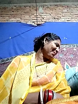 Snapshot of Savita992 chatting on December 5, 2025, 11:31 am Savita992 online show from December 5, 2025, 11:31 am