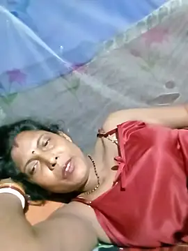 Snapshot of Savita992 chatting on July 10, 2026, 11:49 pm Savita992 online show from July 10, 2026, 11:49 pm