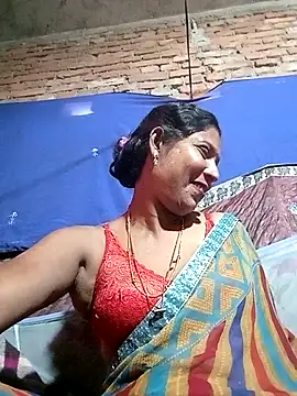 Snapshot of Savita992 chatting on December 3, 2025, 7:19 am Savita992 online show from December 3, 2025, 7:19 am