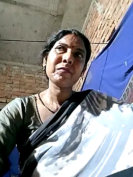 Snapshot of Savita992 chatting on April 17, 2026, 2:20 pm Savita992 online show from April 17, 2026, 2:20 pm