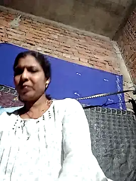 Snapshot of Savita992 chatting on November 24, 2025, 10:21 pm Savita992 online show from November 24, 2025, 10:21 pm