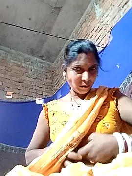 Snapshot of Savita992 chatting on November 15, 2025, 6:28 am Savita992 online show from November 15, 2025, 6:28 am