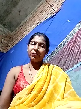 Snapshot of Savita992 chatting on December 4, 2025, 9:52 am Savita992 online show from December 4, 2025, 9:52 am