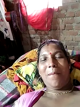 Snapshot of Savita992 chatting on October 3, 2025, 2:37 am Savita992 online show from October 3, 2025, 2:37 am